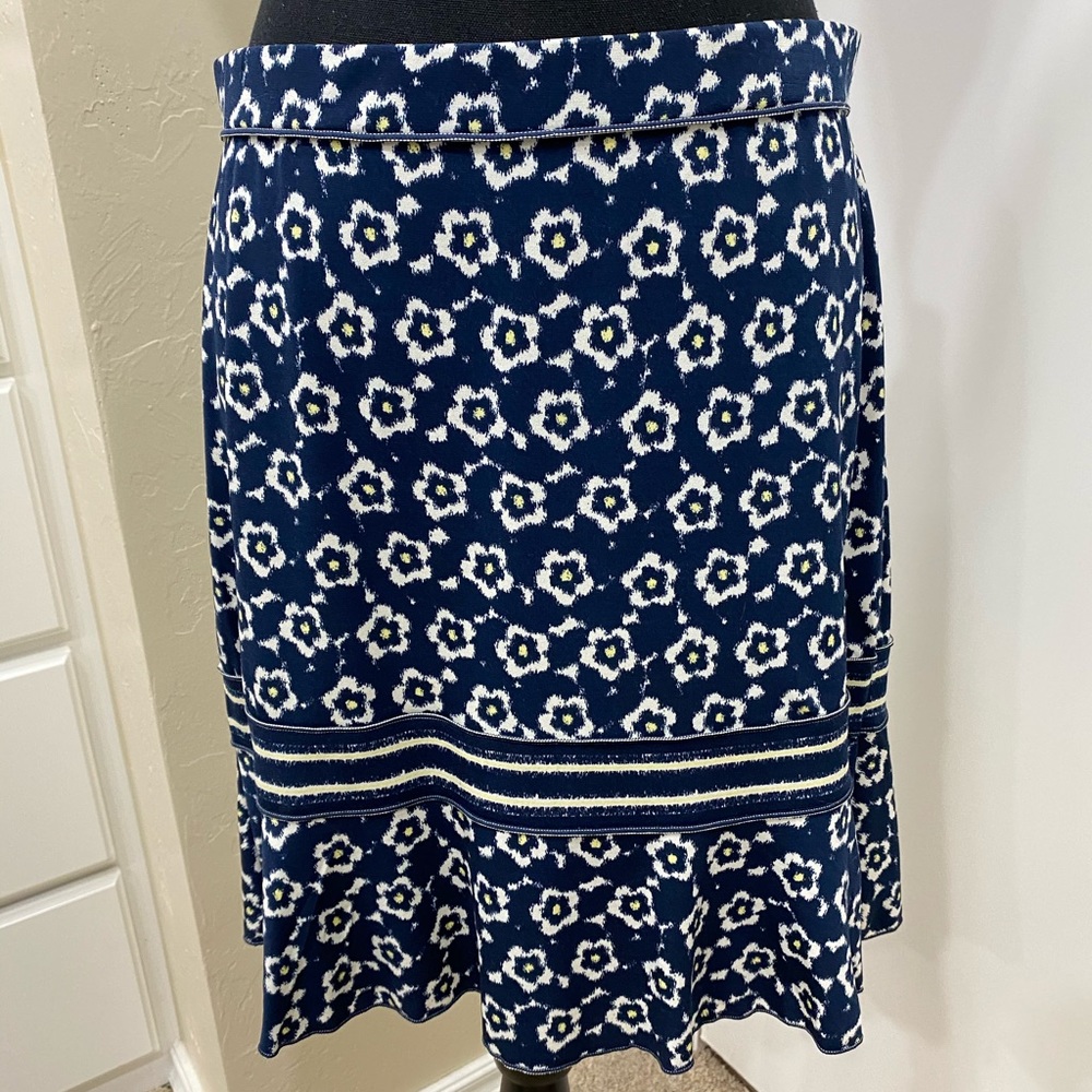 Max Studio navy & yellow skirt. Size M